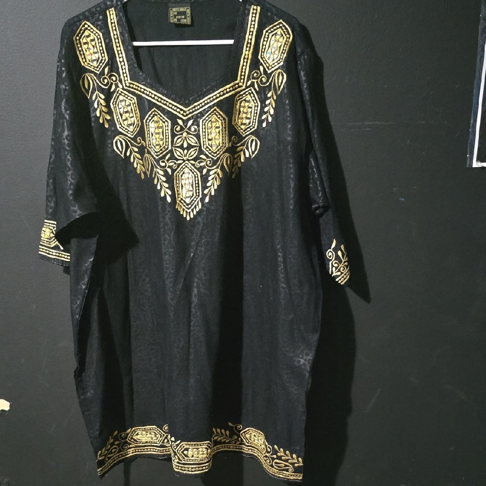 Elegant Black and Gold Midi Dress
